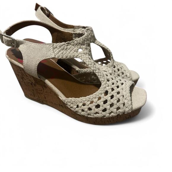 Cream and tan open toe wedge sandals - Picture 2 of 5